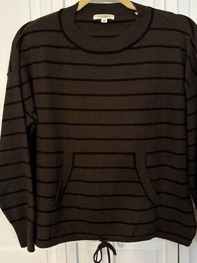 Max Studio Men’s Brown Crewneck Sweater with Black Stripes